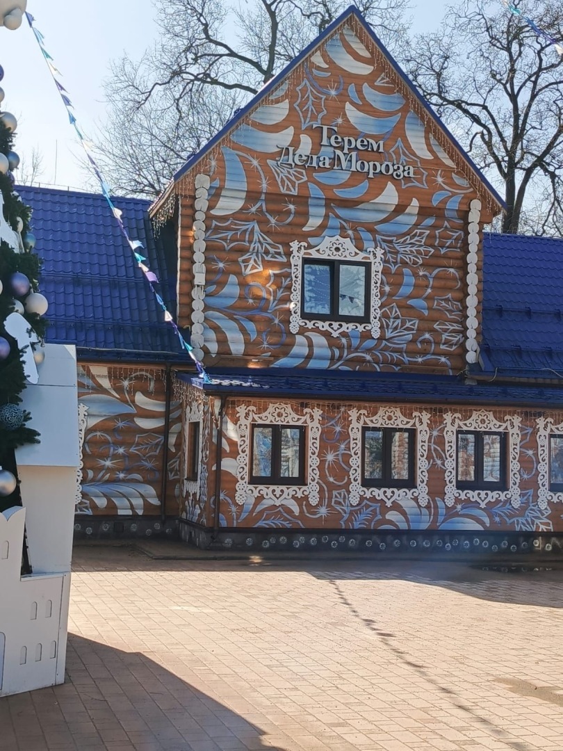 Пришла весна – пора гулять! Моя прогулка по Парку «Кузьминки» в Москве. История Усадьбы, Дед Мороз, Тропа сказок. Фото