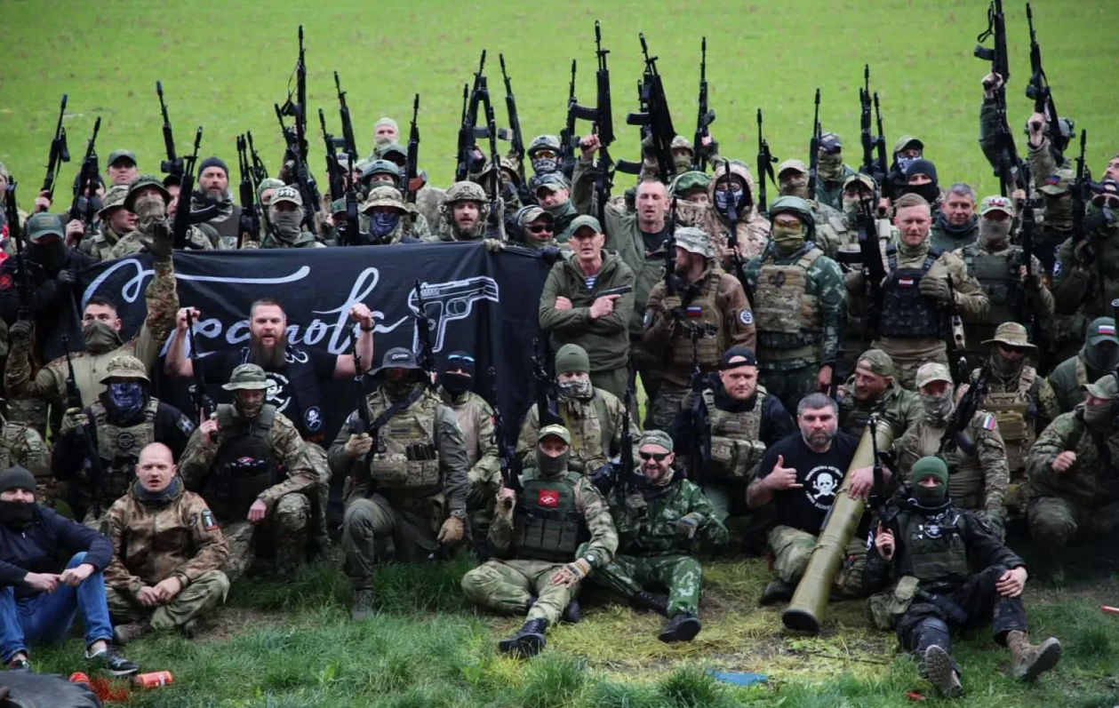 Футбольные фанаты - защитники Родины. Славный боевой путь отряда "Эспаньола"