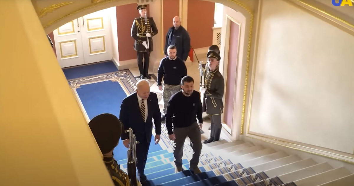 Награда 1.000.000.000 рублей за доставку в Россию!