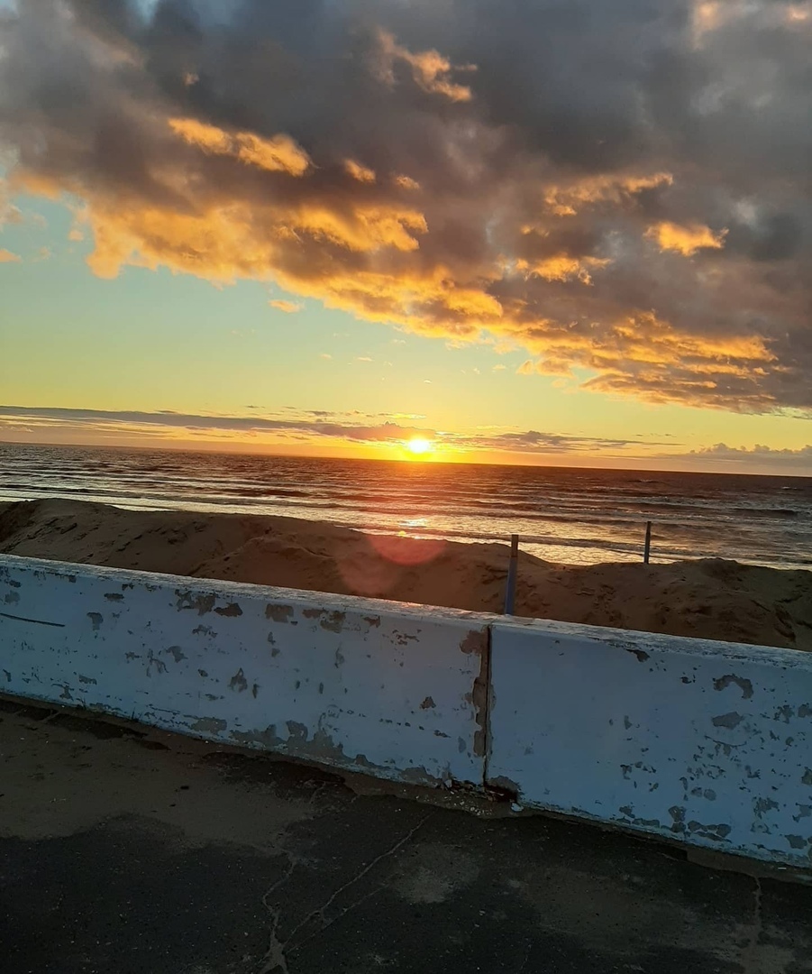Мои прогулки по набережной имени Александра Зрячева. Прекрасные закаты, Белое море и набережная в разное время года.