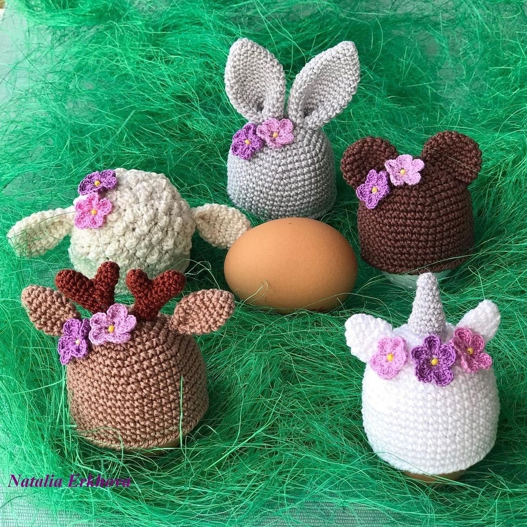 Как вам такие необычные вязаные украшения к Пасхе?