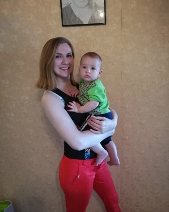 Мне говорили, чтобы я не приучала сына к рукам. Меня предупреждали, а все равно приучила. Сыну уже 6 лет