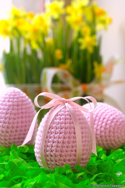 Как вам такие необычные вязаные украшения к Пасхе?