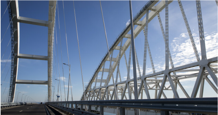 "Фантазии или реальность: разоблачение утверждений о разрушении Крымского моста Украиной"