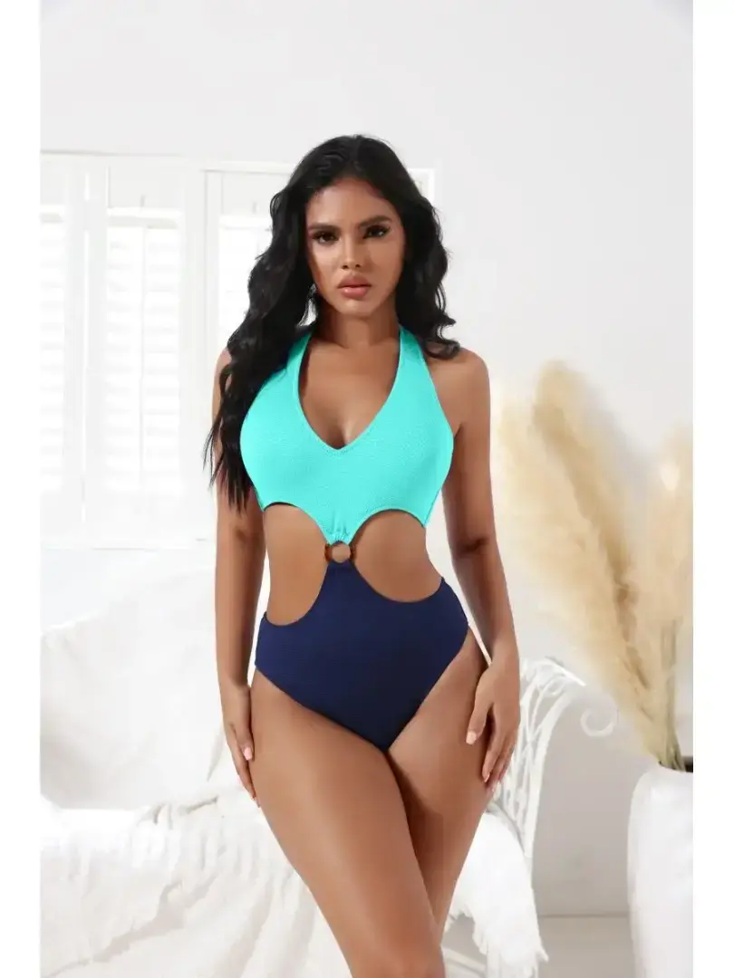 Лето не за горами, а купальника еще нет! Нужен совет, какой купальник выбрать? Фото предоставила)