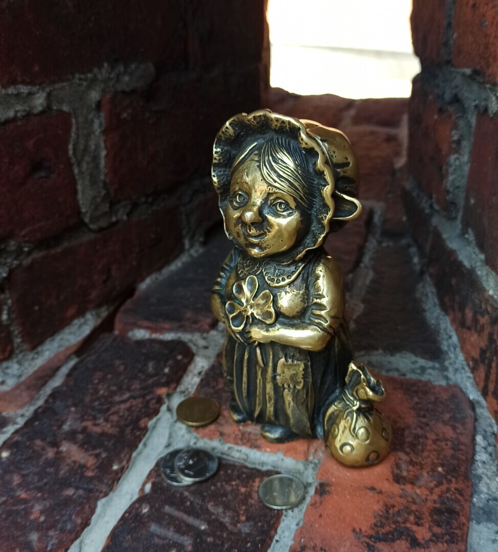 Увлекательный туристический квест в Калининграде или Как мы с мужем искали по городу забавных и сказочных Хомлинов