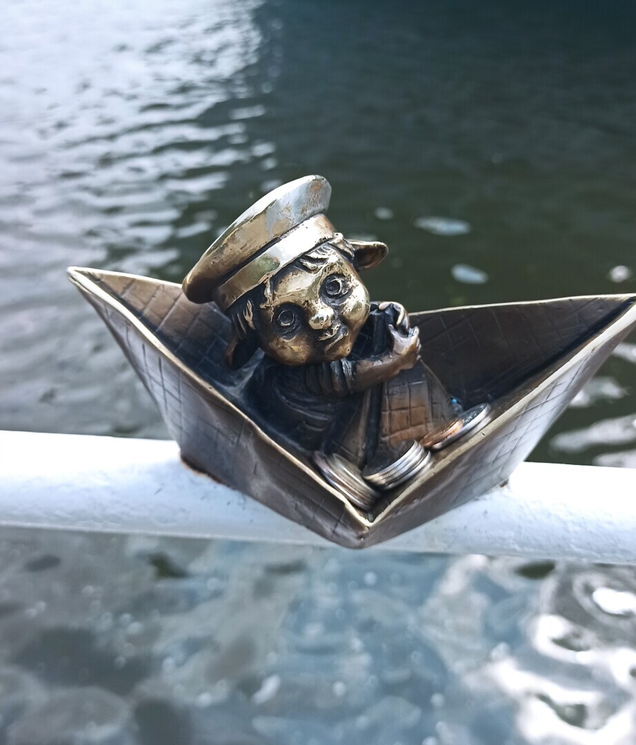 Увлекательный туристический квест в Калининграде или Как мы с мужем искали по городу забавных и сказочных Хомлинов