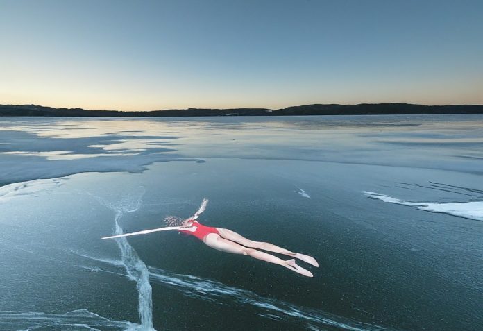 Новый рекорд плавания подо льдом