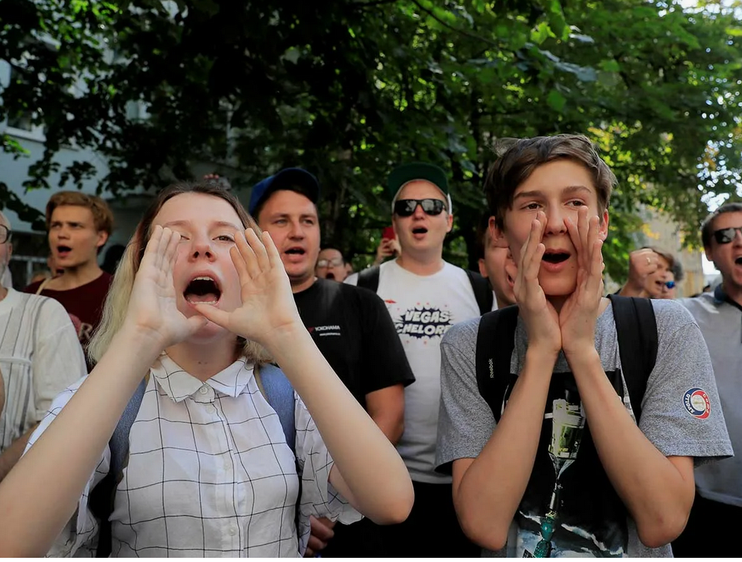 Оппозиция в России. Народная, официальная, "сытая" и другие