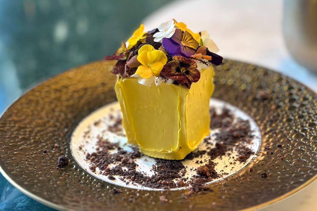 Добавим флера: зачем шефы используют цветы в еде