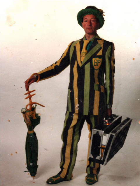 Он построил в своей квартире «фантастический мир»