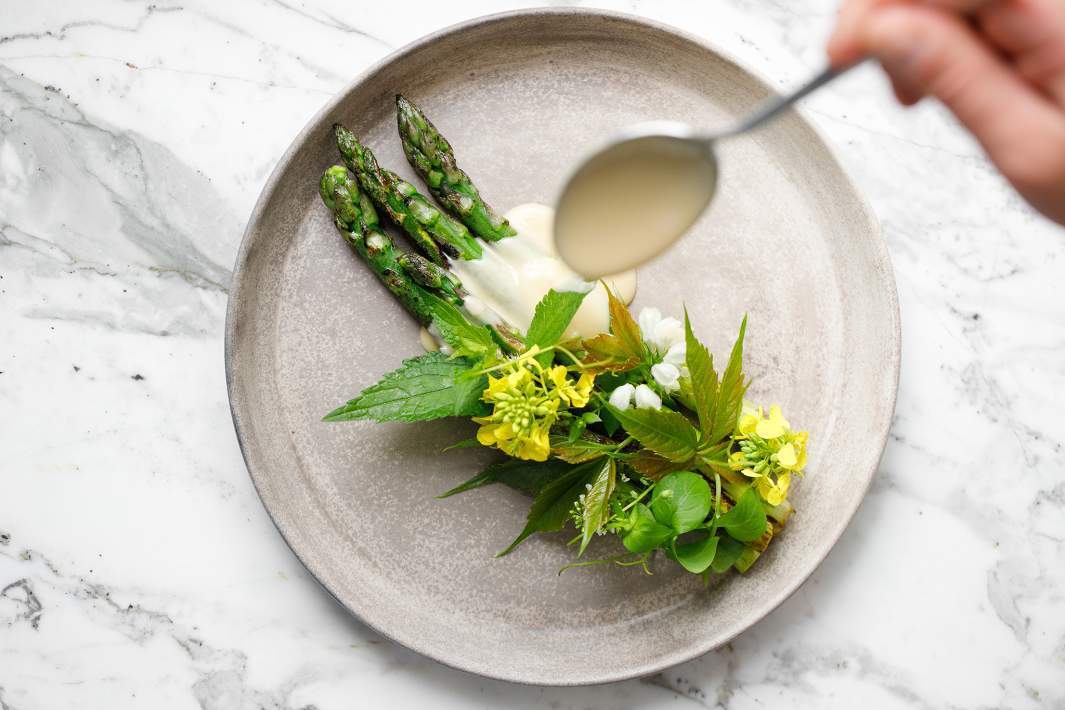 Добавим флера: зачем шефы используют цветы в еде