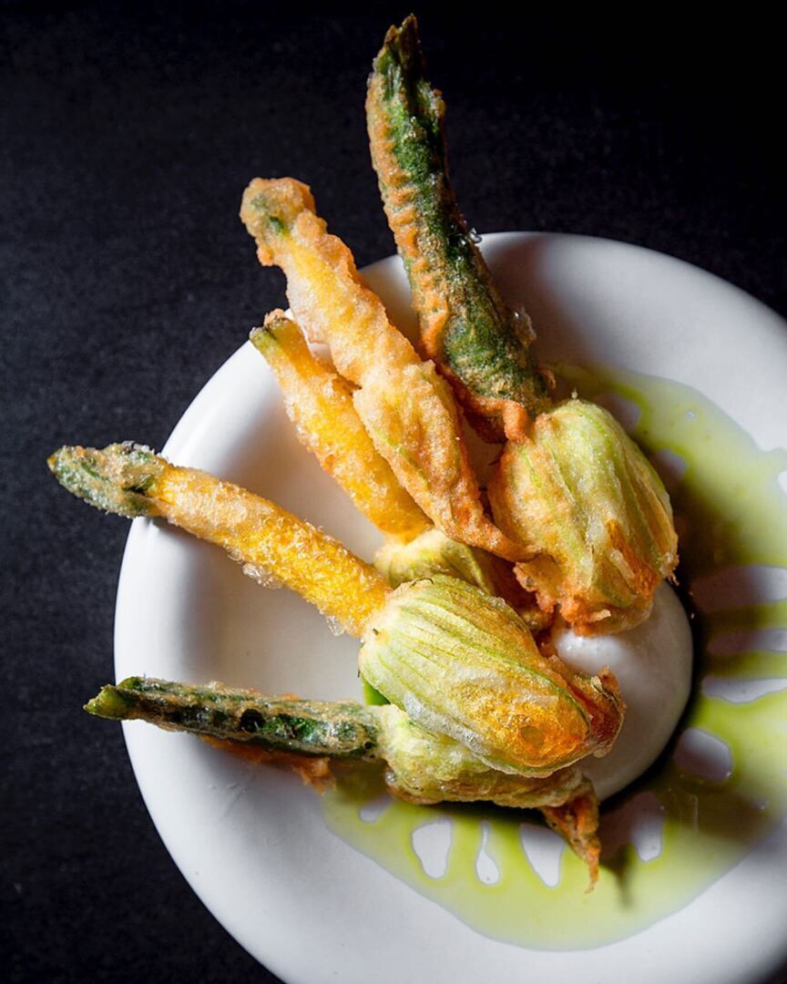 Добавим флера: зачем шефы используют цветы в еде