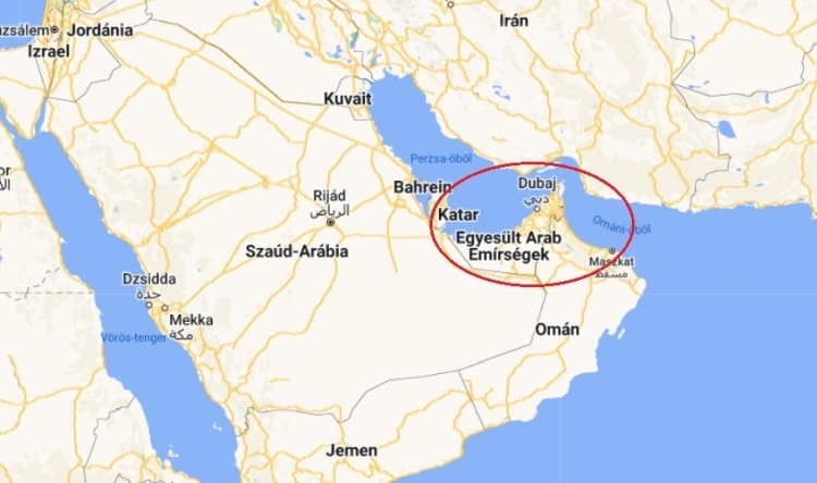 Наводнение в Аравийской пустыне, очень много разрушений. Это невероятно...