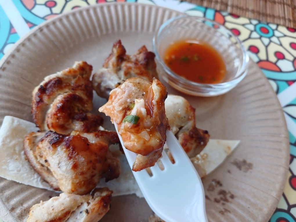 Бесплатный шашлык и чай с вкусняшками