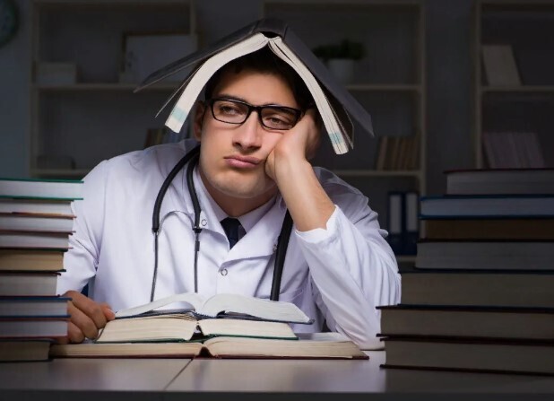 ⚡На грани реформы: в России будут сокращать медицинские факультеты