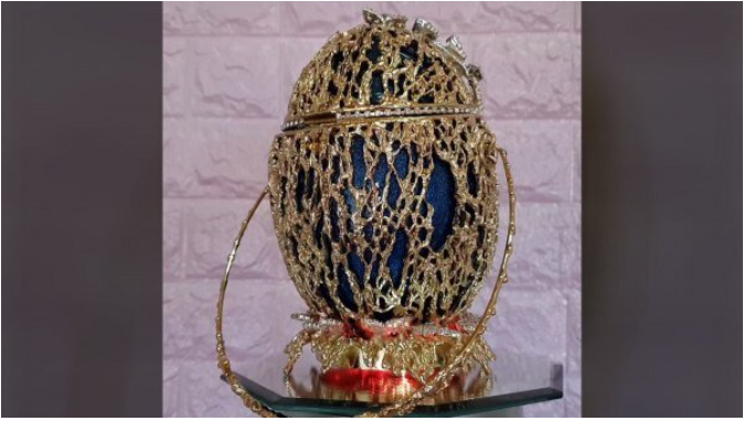 "Иконы Роскоши: Взгляд на Самые Желанные и Дорогие Сумки Мира"