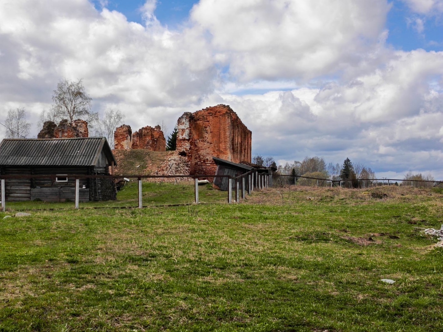 Россия изнутри. Небольшой город в Тверской области – Красный холм: разруха, бедность, выживание. Как выживать людям? Мои фото