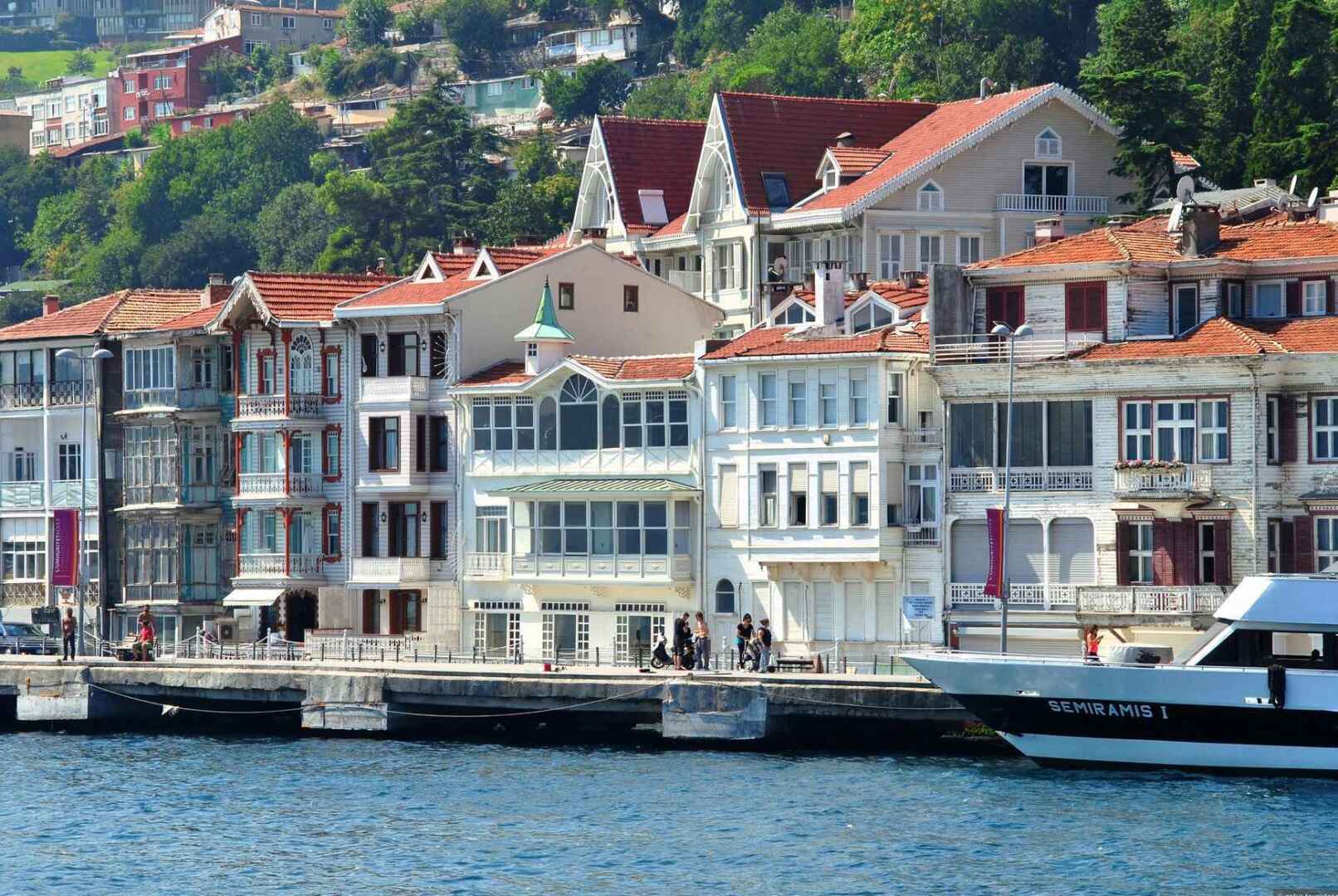 Где лучше остановиться туристу в Стамбуле: район Бешикташ