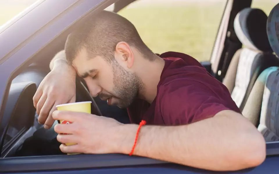 Возможности оживиться за рулем, не причиняя вреда?