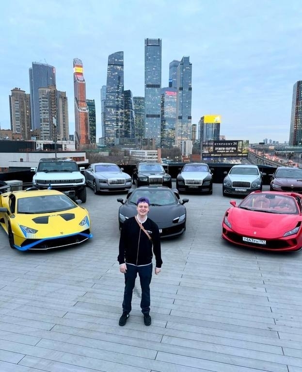 За сутки Mellstroy тратит на автомобили столько, сколько город тратит за год.