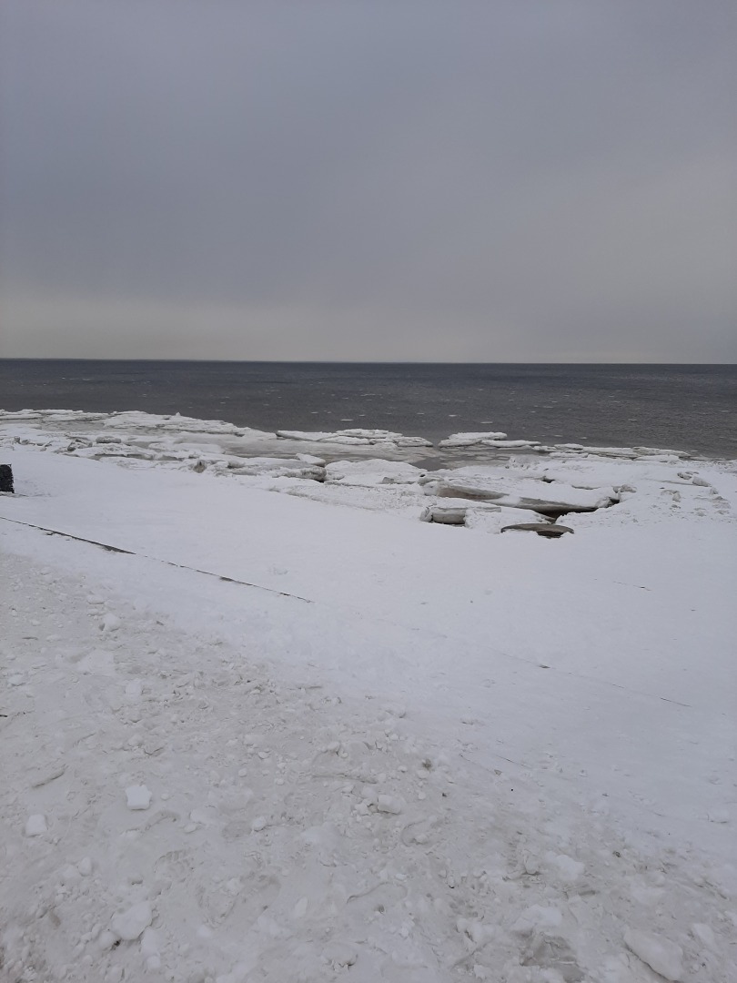 Мои впечатления от весны на Белом море: льдины, открытое море и набережная, а также спортивная площадка для тренировок