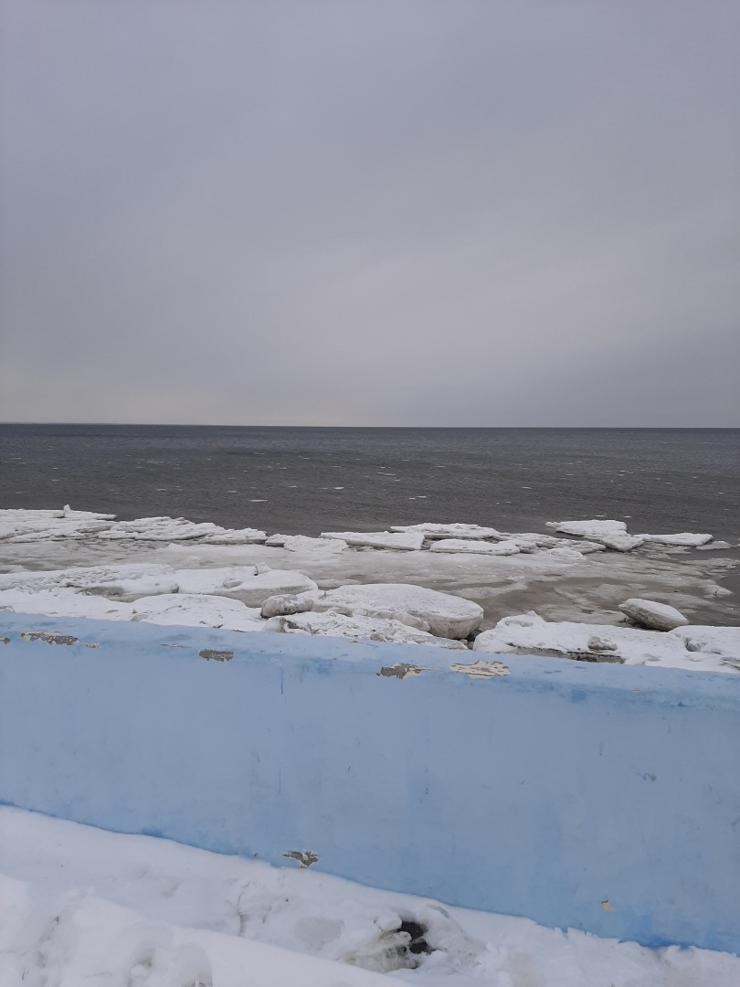 Мои впечатления от весны на Белом море: льдины, открытое море и набережная, а также спортивная площадка для тренировок