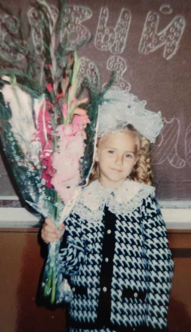 Мой ужасный почерк. Моими тетрадками трясли перед всем классом. Разве отличница может так писать?