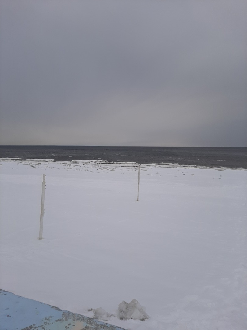 Мои впечатления от весны на Белом море: льдины, открытое море и набережная, а также спортивная площадка для тренировок