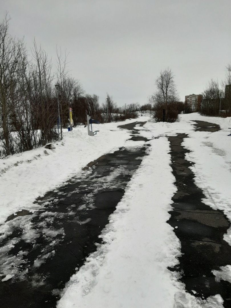 Мои впечатления от весны на Белом море: льдины, открытое море и набережная, а также спортивная площадка для тренировок