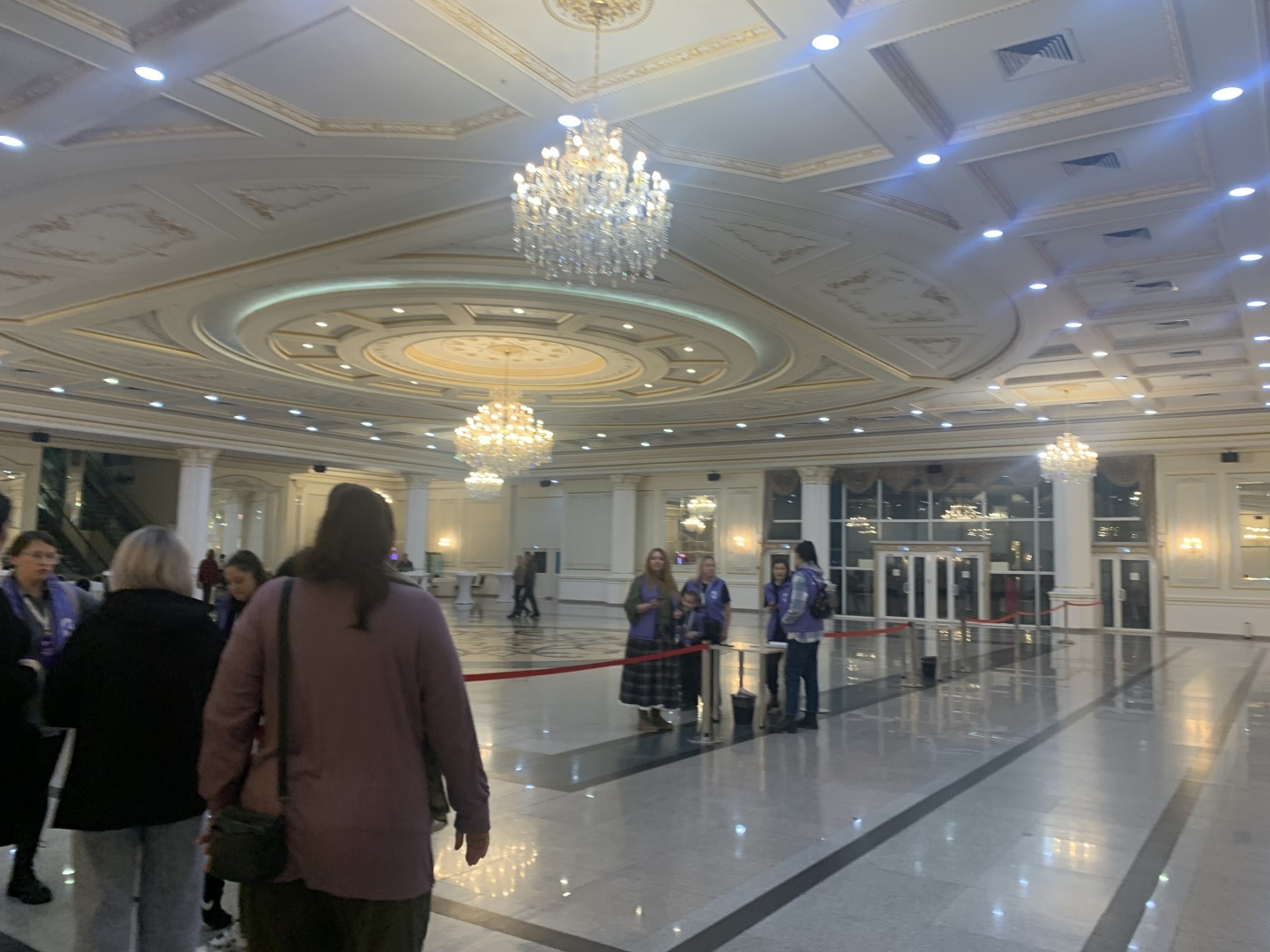 Шла на звезду за 6000 рублей, а попала алкоголика слушать. Вернула деньги, рассказываю как