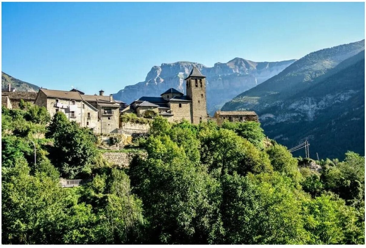 Обзор самых красивых средневековых деревень Испании.