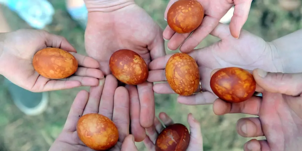 Почему яйцо является главным символом Пасхи и почему его нужно красить?