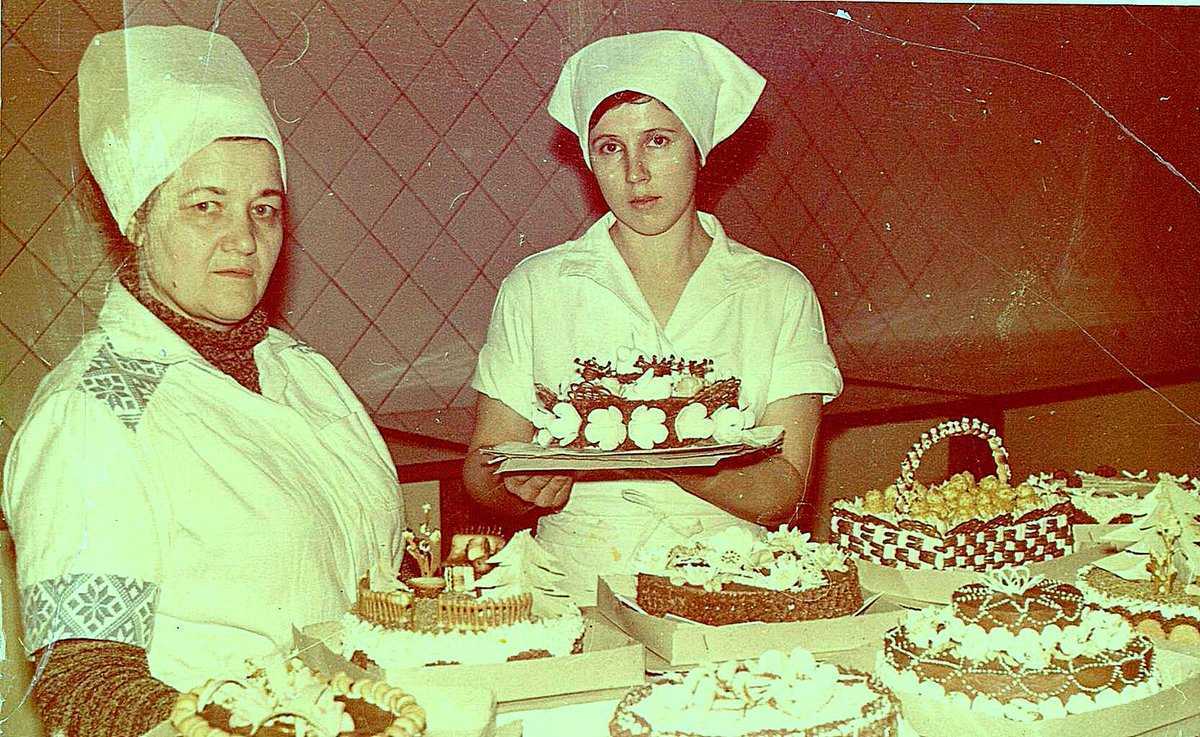 10 Самых Вкусных Советских Тортов. Назад в СССР.Какой нравился Вам ? Хочу Торт!