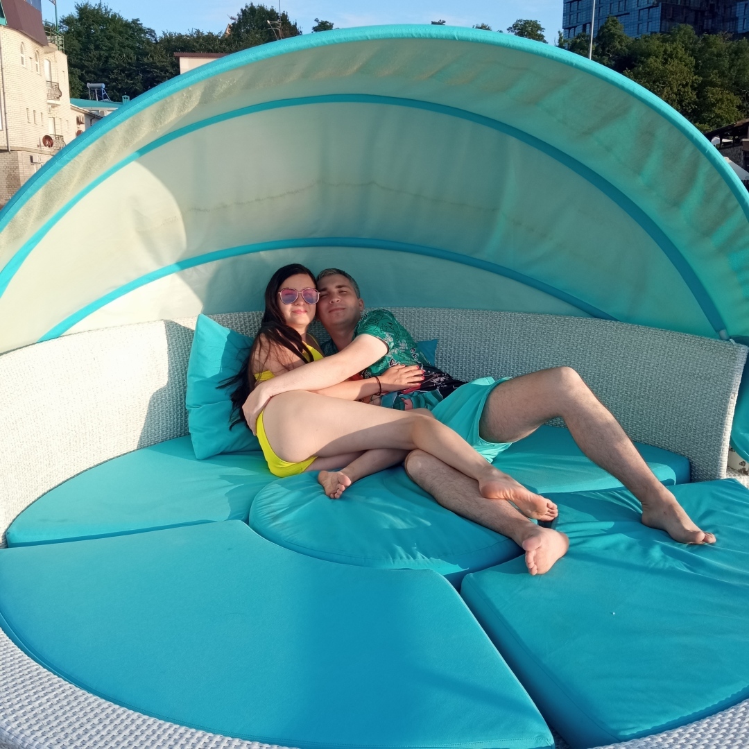 Обзор платного пляжа Золотая бухта в Анапе.