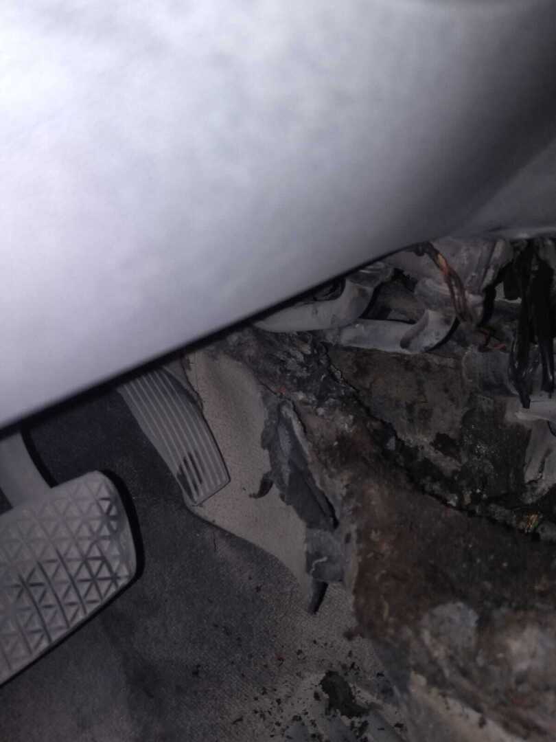 В автосервисе сгорела машина: кто виноват? Поучительная история о том, как себя обезопасить, сдавая в ремонт автомобиль