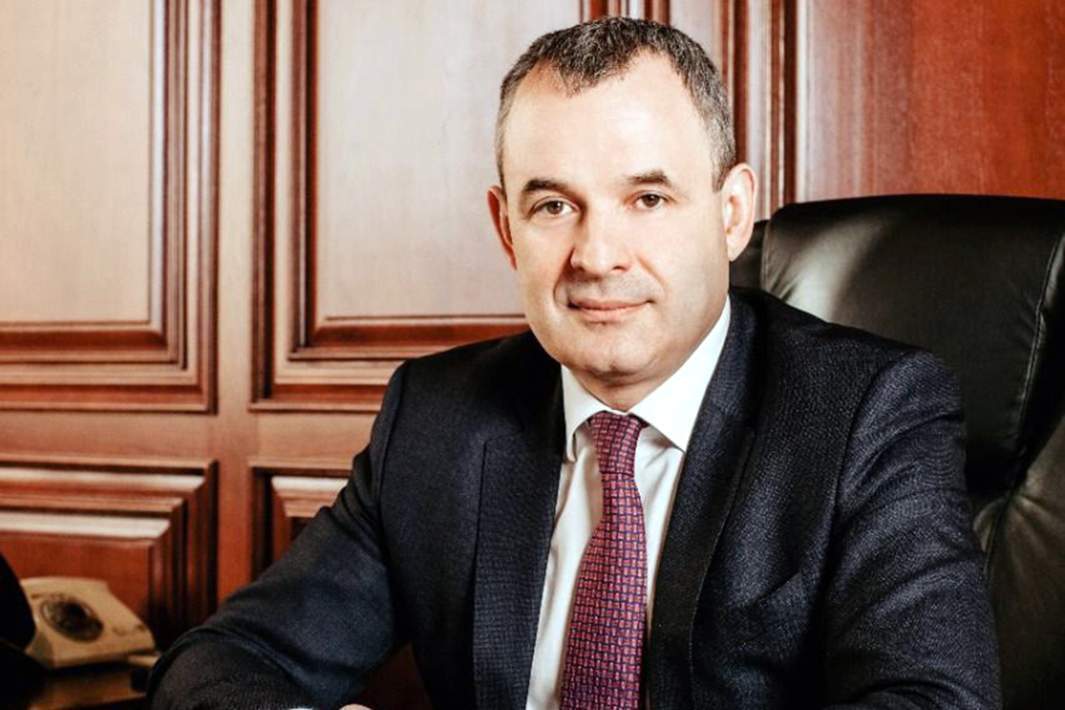 Ставки сделаны: как воровали зарплаты в администрации Василеостровского района