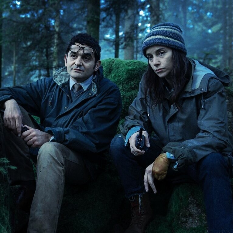 Шикарные детективные сериалы прямиком из Франции. Вы не пожалеете посмотрев эти сериалы.