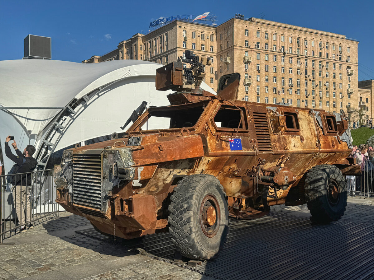 Сбылась мечта англосаксов их танки в Москве! Акция уничижения в эти дни  проходит на Поклонной горе. Ласкаво просимо | Светлана, 02 мая 2024