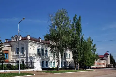 Мы так же как и жители Санкт-Петербурга можем гордится своей архитектурой. Музей под открытым небом.Туристические места.