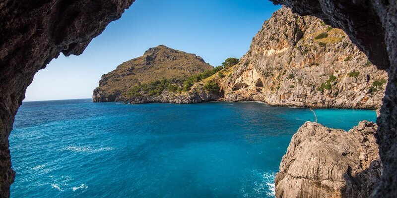 Загадка глубин: Ученые открыли самую глубокую голубую дыру у побережья Мексики