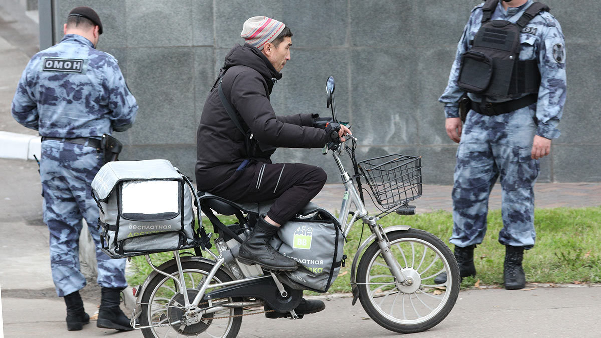 В Госдуму внесли законопроект о новом режиме высылки мигрантов