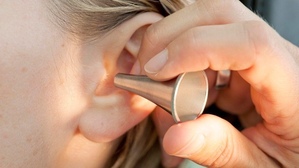 Причины болей в ушах и как их вылечить