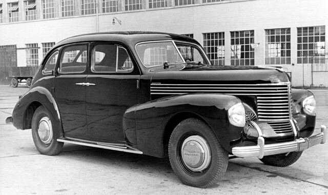 "Захваченные в Германии автомобили, пополнившие автомобильный парк Советского Союза после Второй мировой войны"