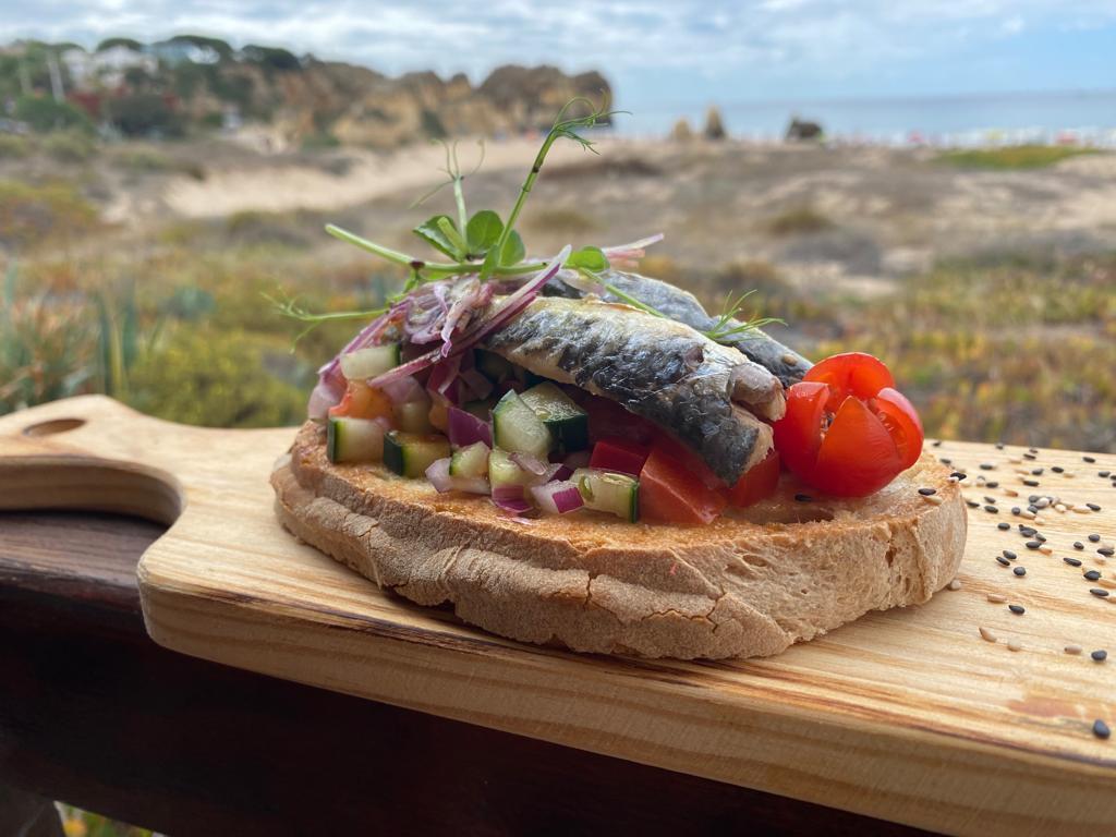 Португальские перекусы между приемами пищи — закуски петиско и сальгадос!