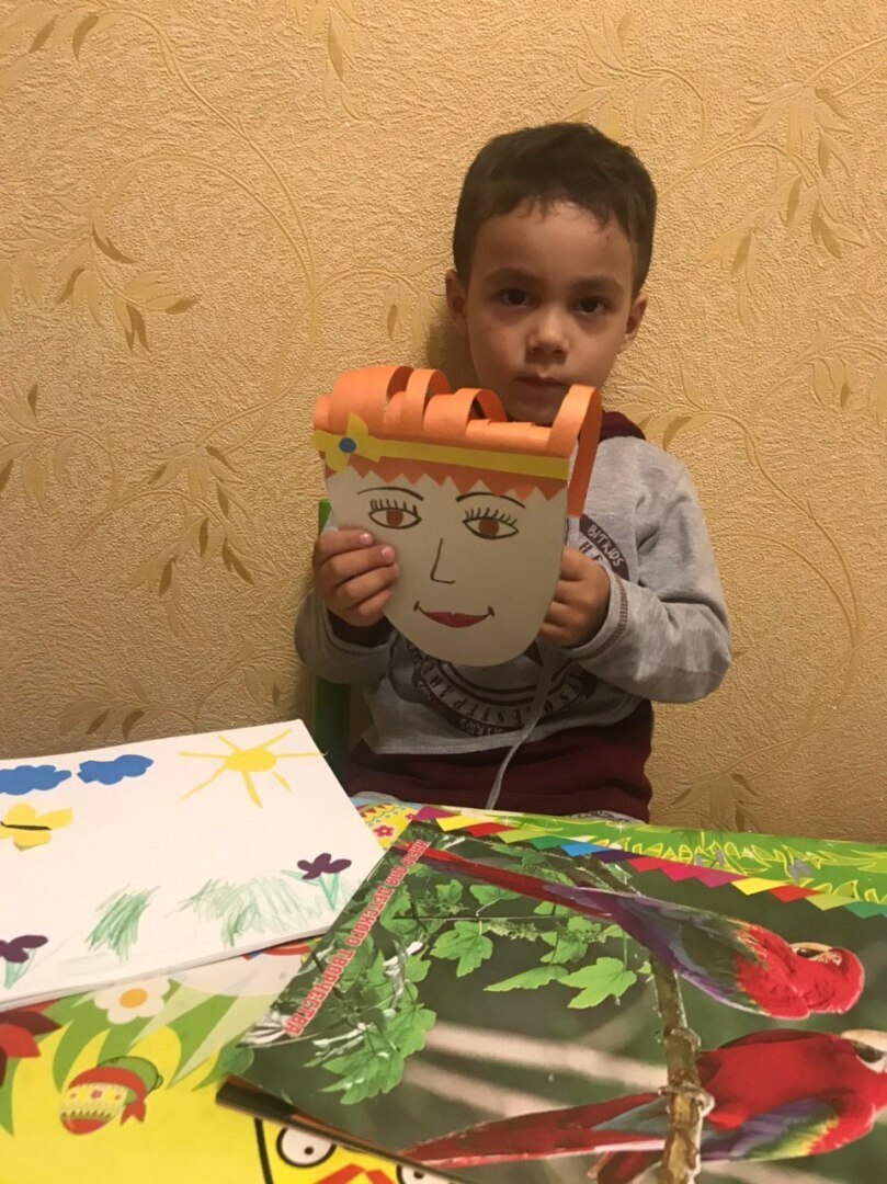 Бабушкины хитрости: веселые большие маски из бумаги делаем с внуками