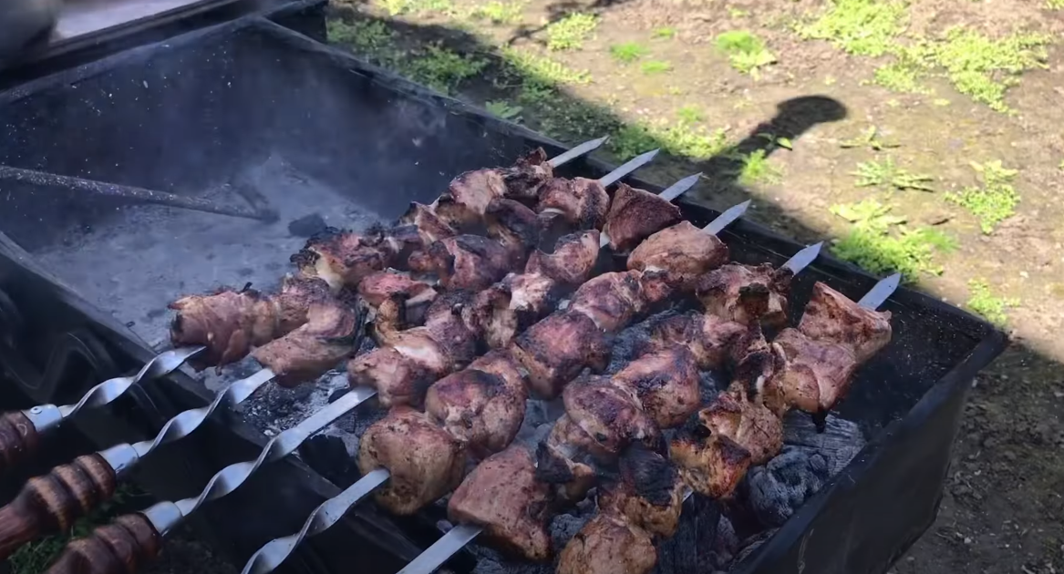 Как я мариную мясо для шашлыка. Очень просто и удивительно вкусно