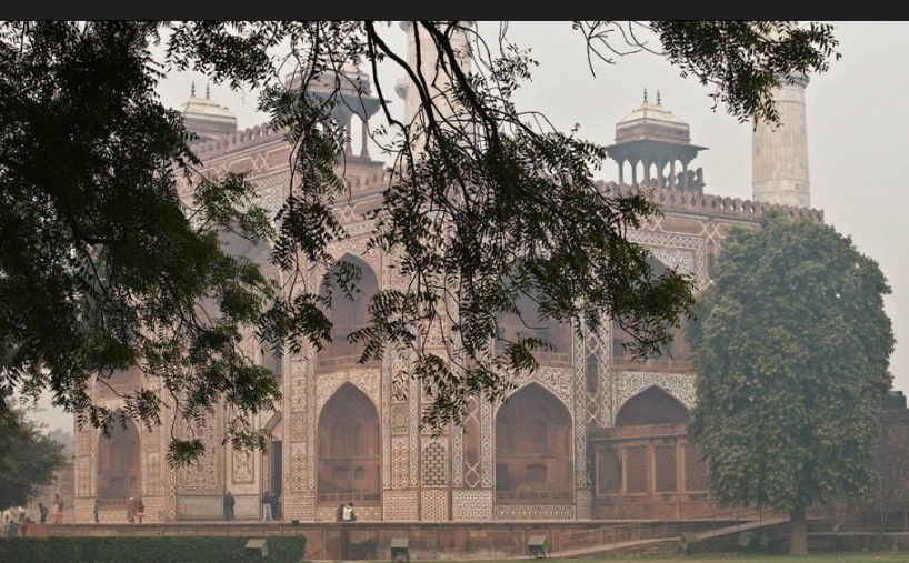 Гробница Акбара в Сикандре описание и фото.