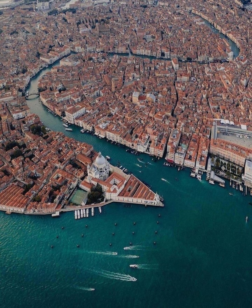 Сегодня направляемся в Венецию