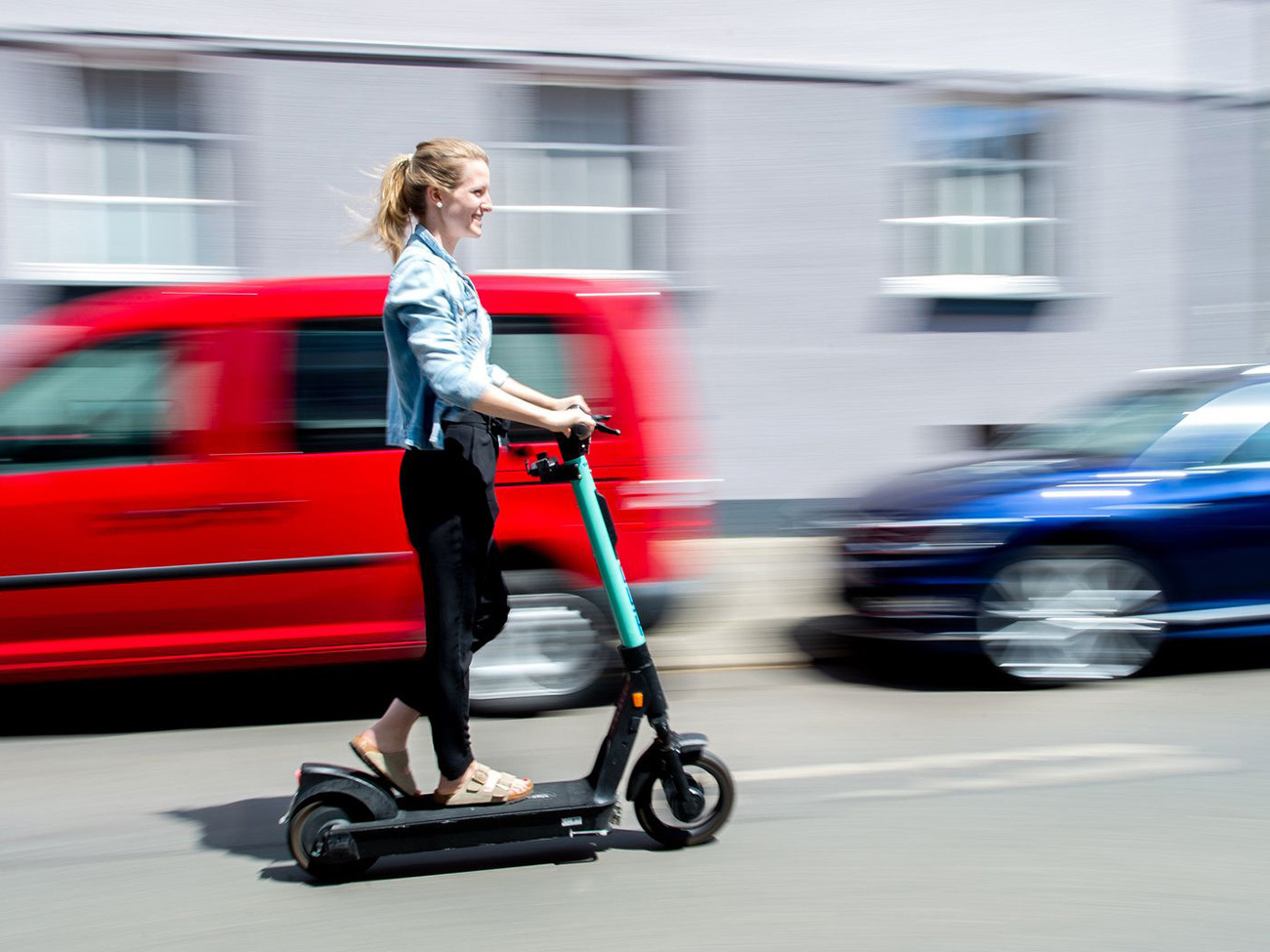 Штрафы для владельцев электросамокатов: за что и сколько платить?